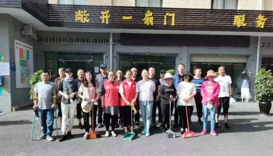 云南源能矿山建设有限公司党委开展“双报到双服务双报告”自愿服务运动