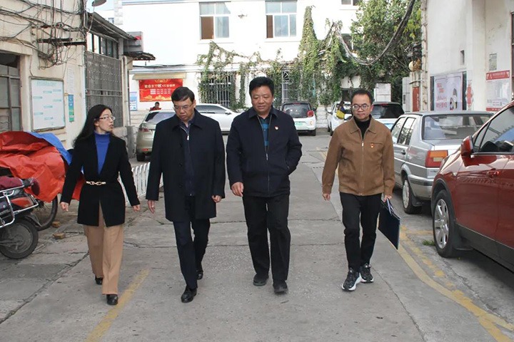 云煤（拉斯维加斯官网）集团党委副书记、总司理高建嵩到恒通煤业公司开展春节送温暖慰问运动