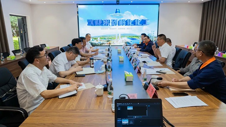 云煤（拉斯维加斯官网）集团党委副书记、总司理高建嵩一行到解化化工分公司开展2022年第一季度生产谋划事情督导调研