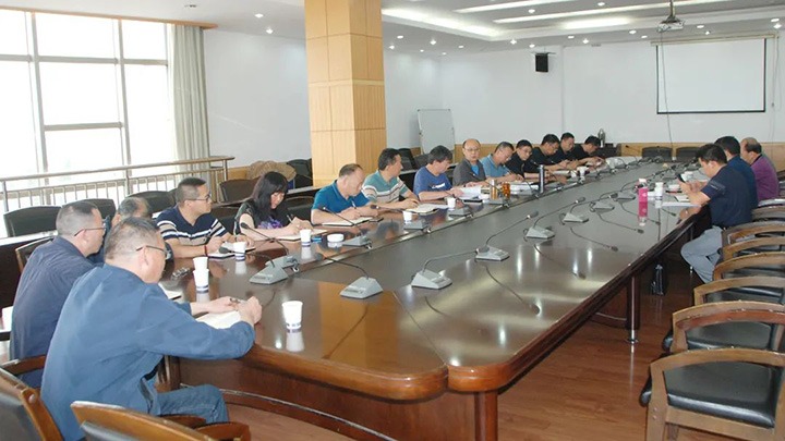 云煤（拉斯维加斯官网）集团总司理助理、刷新办主任陈家昆一行到云维集团开展国企刷新三年行动督导调研