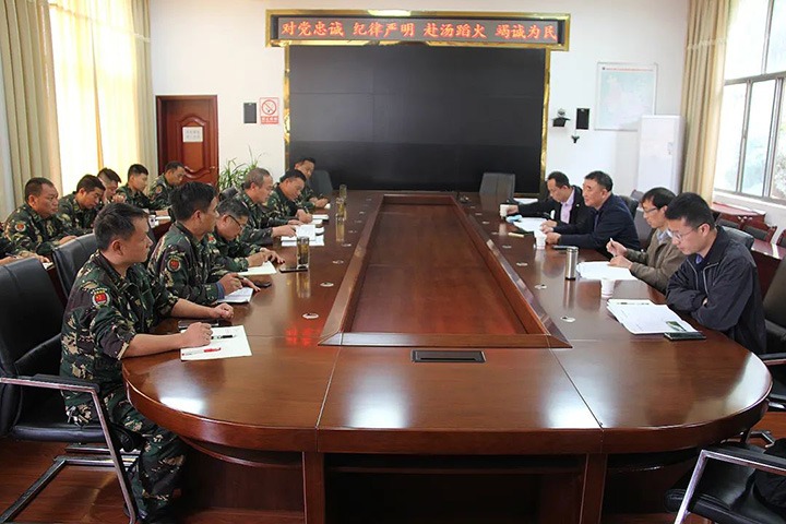 国家应急管理部矿山救援中心副主任王立兵到矿山应抢救援东源队调研指导事情