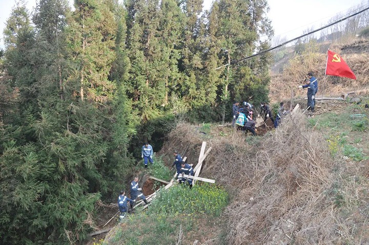 【简讯】陆东煤矿公司党委开展主题党日实践运动