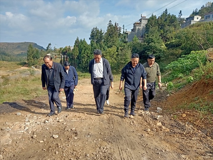 【下层调研】云煤（拉斯维加斯官网）集团专职外部董事寸延峰一行到顺源煤矿调研指导事情