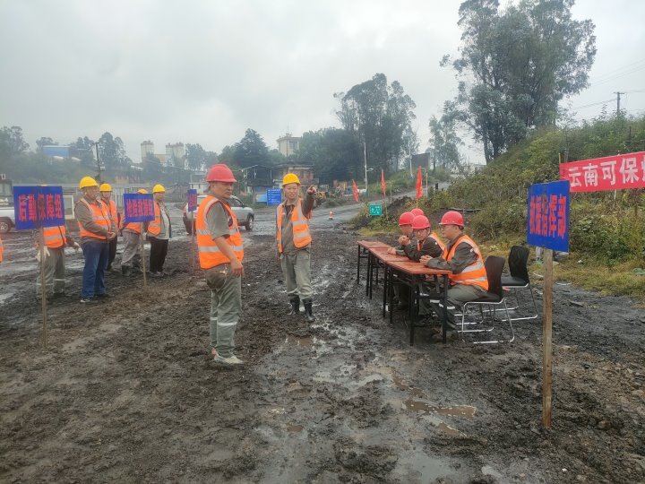 应急始于心，，，，，，，，提防始于行——可保煤矿公司开展火灾专项应急预案演练