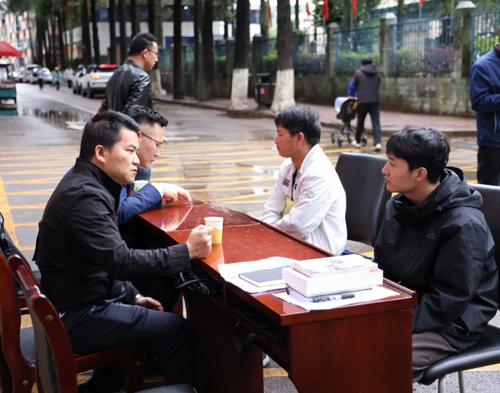 云煤集团开展“民法典护航绿色工业”现场释法运动