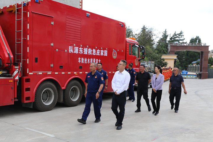 中共曲靖市委常委、市人民政府副市长侯海峰莅临国家矿山应抢救援东源队检查调研